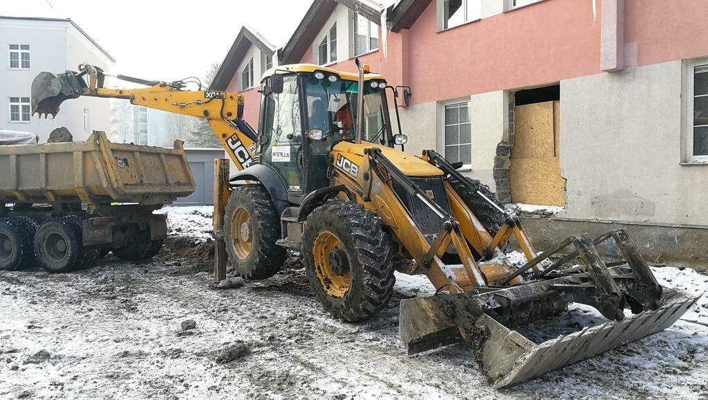 Re: jcb 4cx
