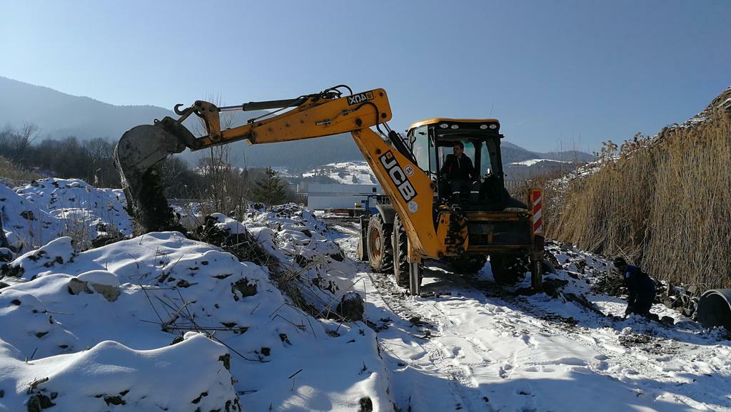Re: jcb 4cx