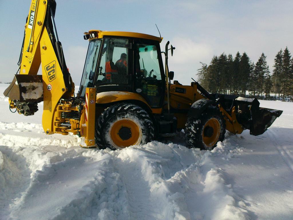 Re: jcb 4cx