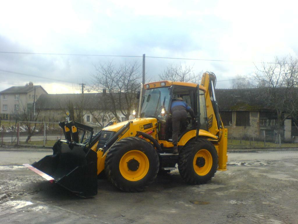 Re: jcb 4cx