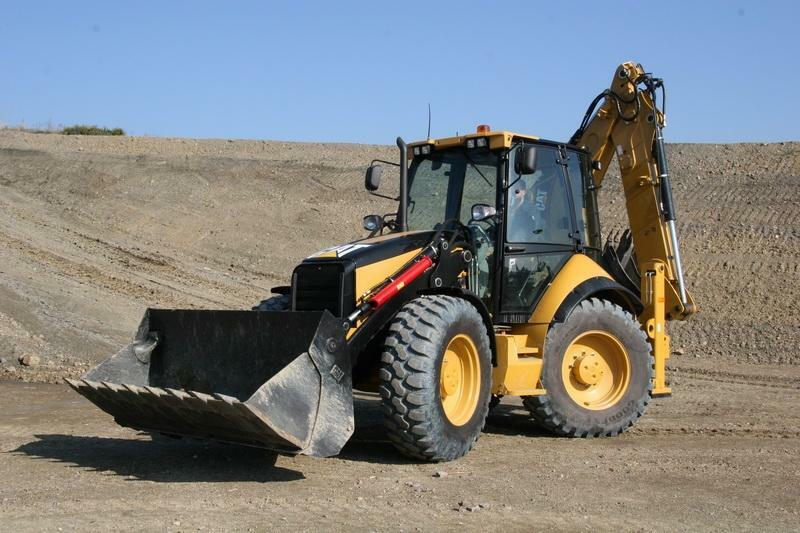 Re: JCB 4CX nebo Caterpillar 432DII nebo Komatsu??