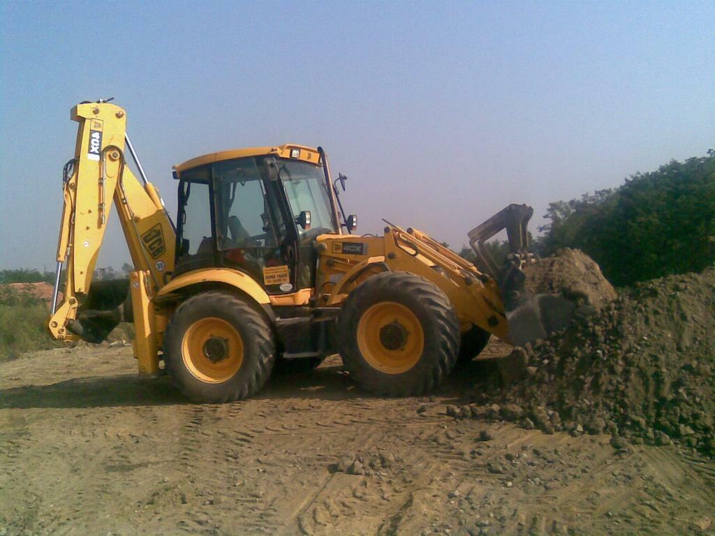 Re: JCB 4CX nebo Caterpillar 432DII nebo Komatsu??