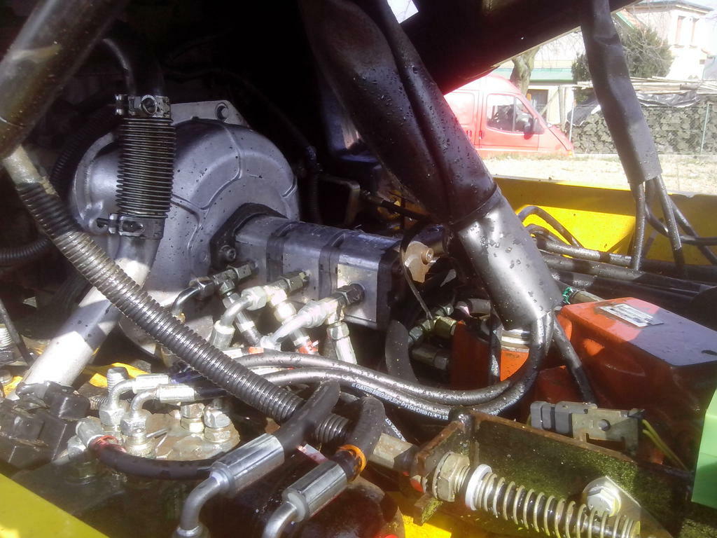 JCB 8018 r.v. 2007 záhada