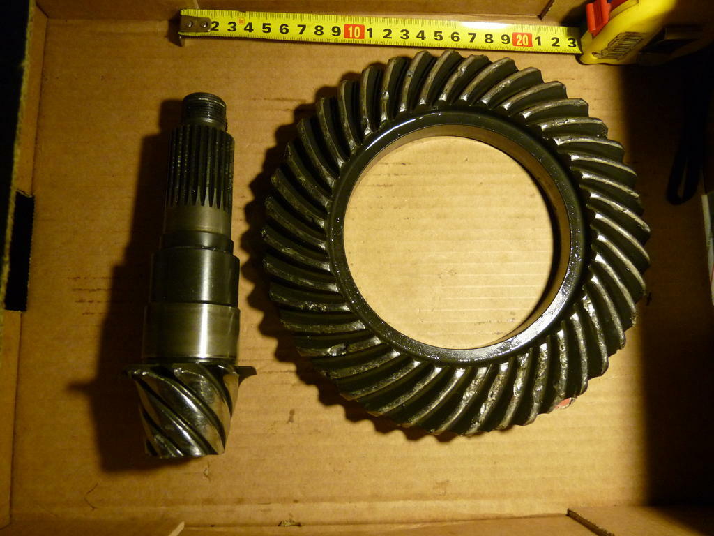 Re: Komatsu WB93,  97 R1 do r.v.1999 zadní dife...