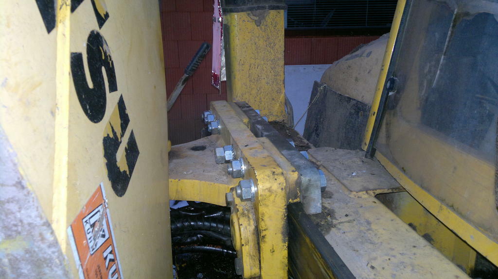 Re: Komatsu WB 93R