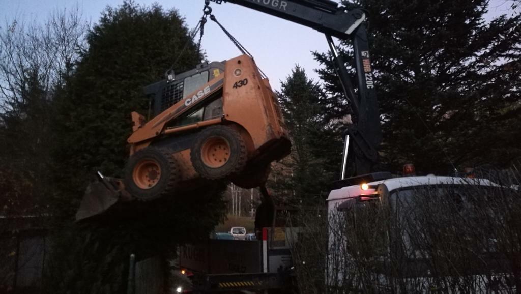 Koupil jsem smykem řízený nakladač CASE 430 :o(