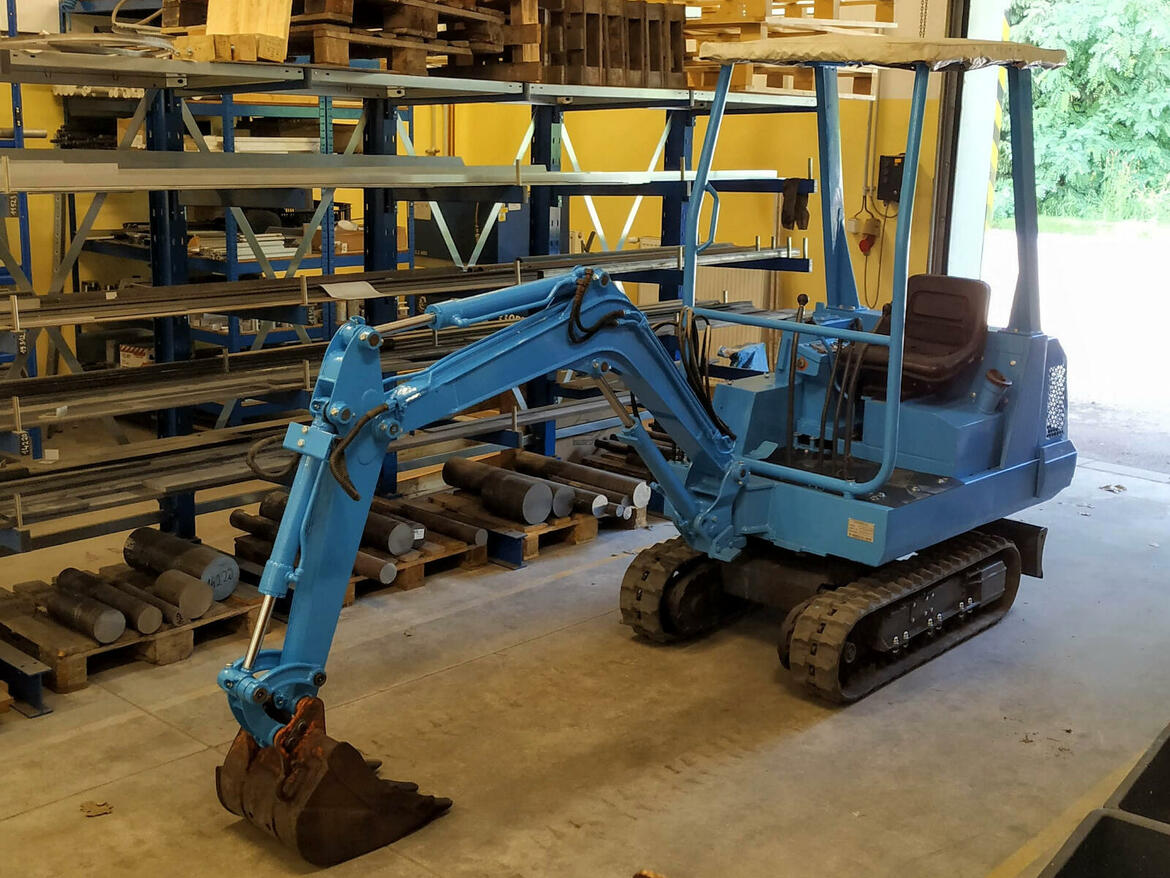 Re: Manuály Kubota KH-012