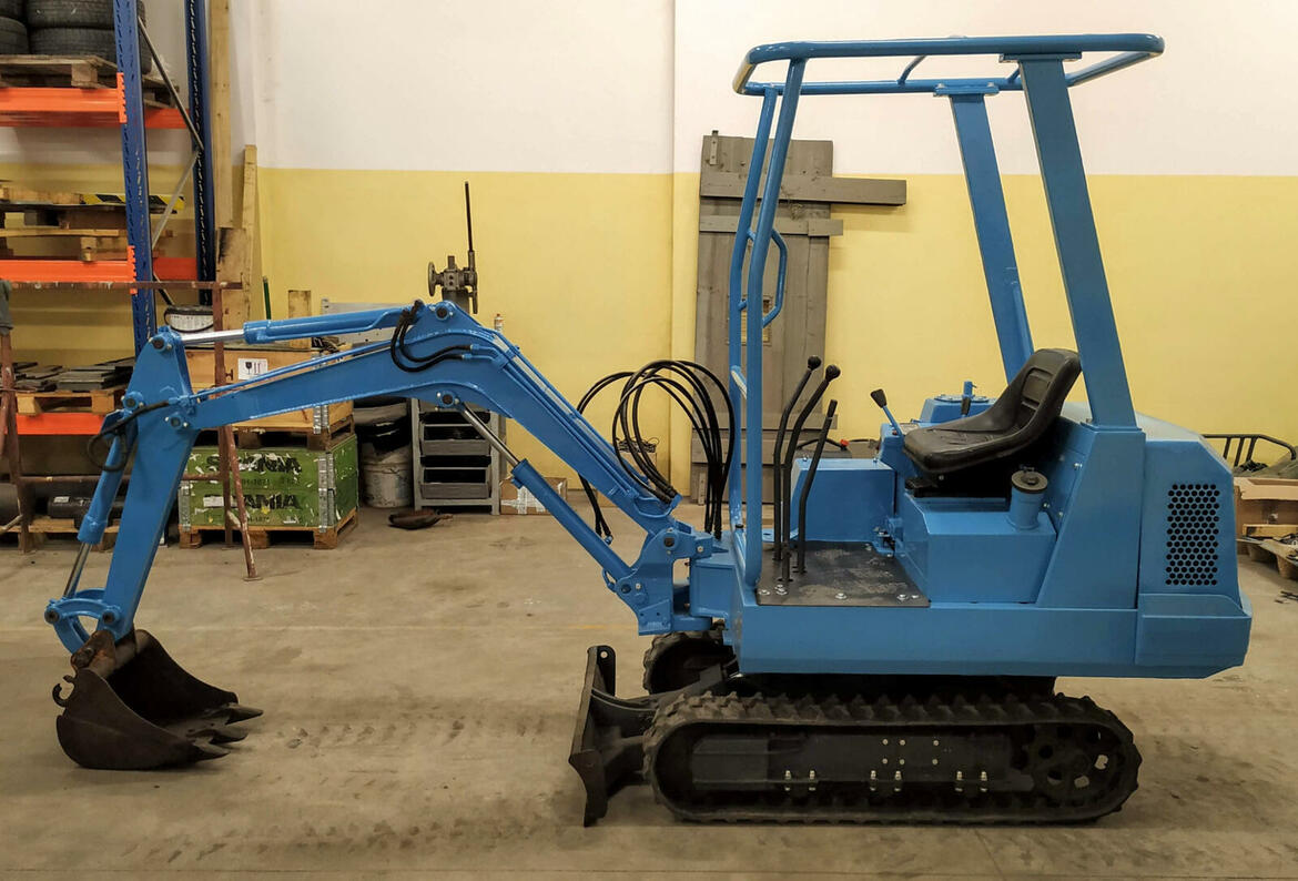 Re: Manuály Kubota KH-012