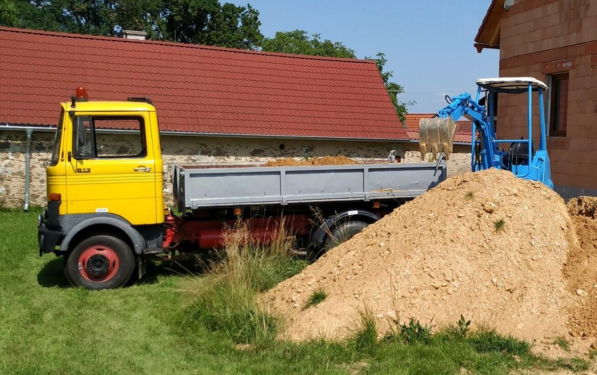 Re: Manuály Kubota KH-012