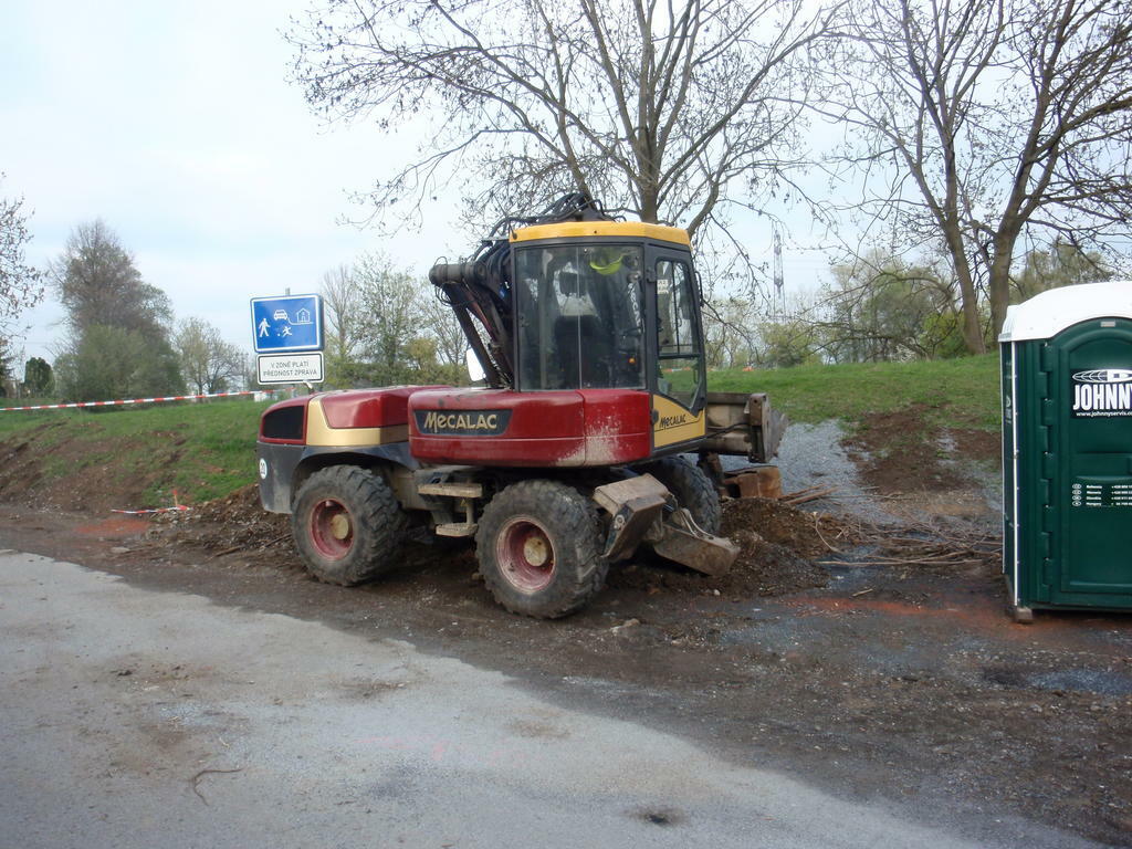 Re: Mecalac 12 MXT