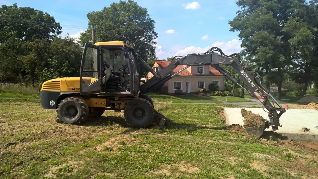 Re: Mecalac 12 MXT