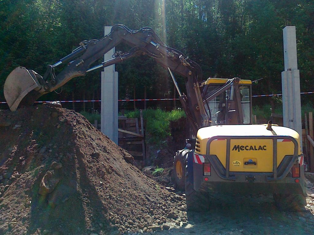 Re: Mecalac 12 MXT