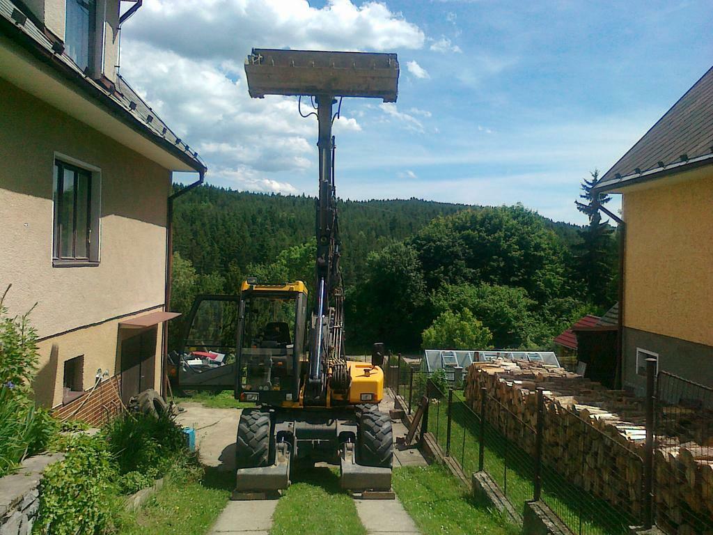 Re: Mecalac 12 MXT