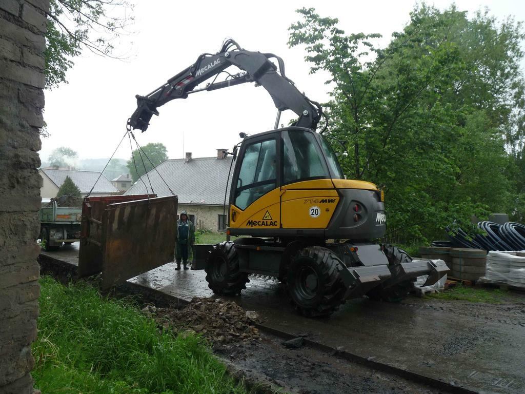 Re: Mecalac 714MW