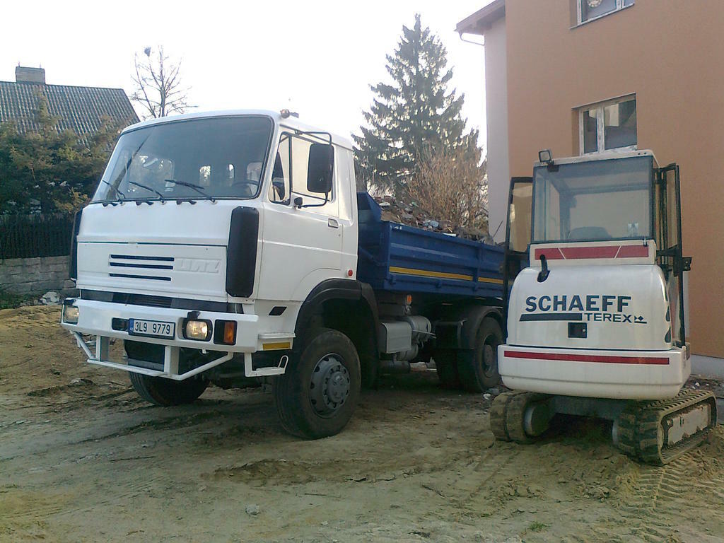 Liaz 18.33 a Terex HR14