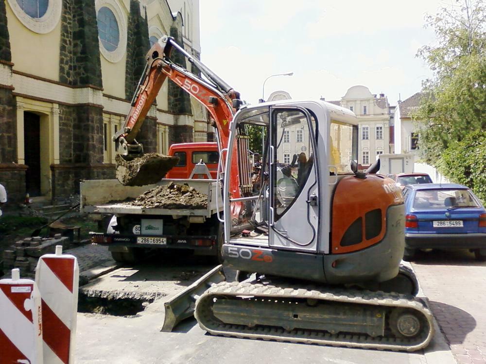 Neuson 50Z 3 na nám. Republiky v Brně