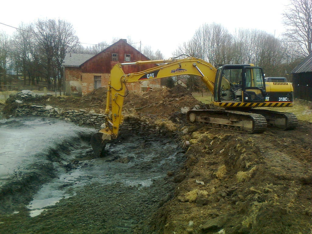 Re: Motor HDI Mitsubishi cat 323 ,,šestihrnek&q...