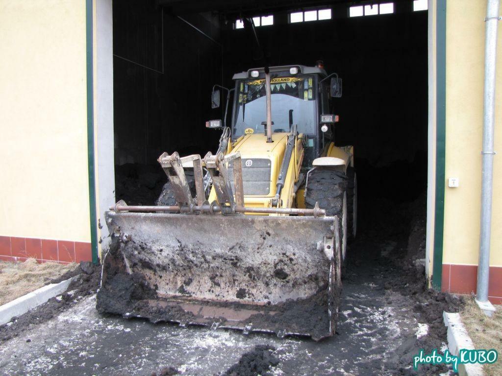 Re: New Holland LB115.B