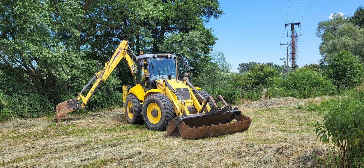 NewHolland LB115B 