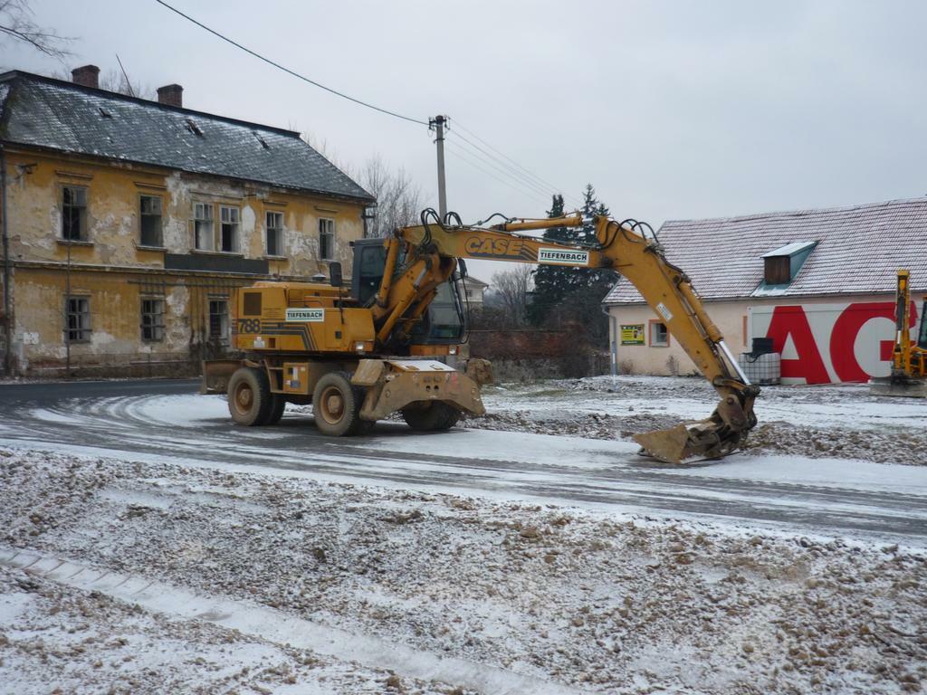 Re: Pásove a kolové bagry