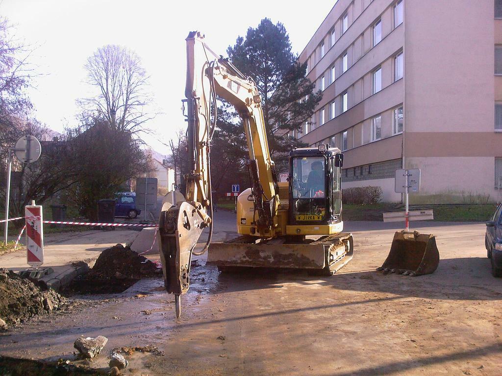 Re: Pásove a kolové bagry