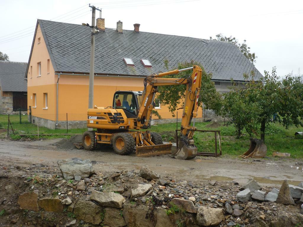 Re: Pásove a kolové bagry