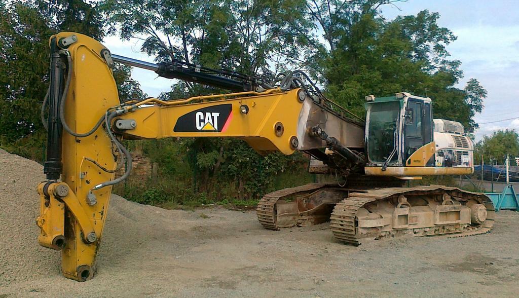 CAT 330D