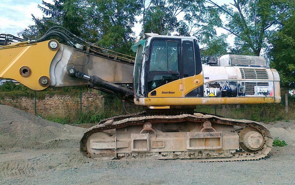 CAT 330D