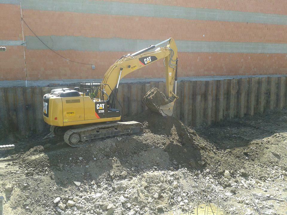 CAT 320 E