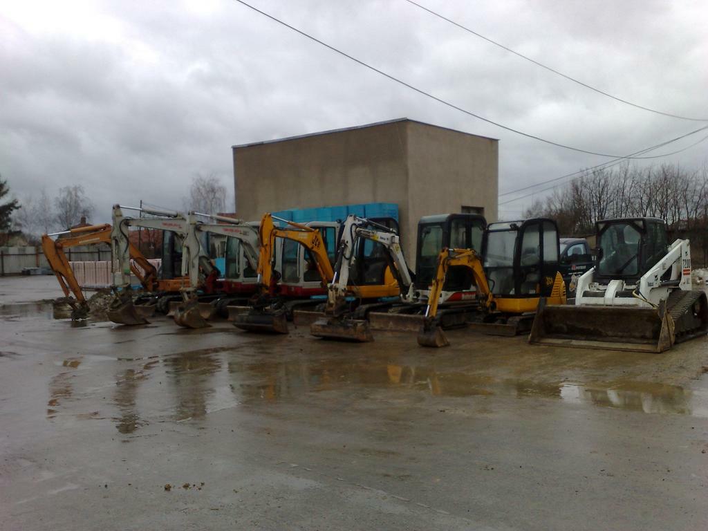 Zprava: Bobcat T200, JCB 801.5, Bobcat 328, JCB 8032, Takeuchi TB135, Takeuchi TB15, CASE CX50BZTS 