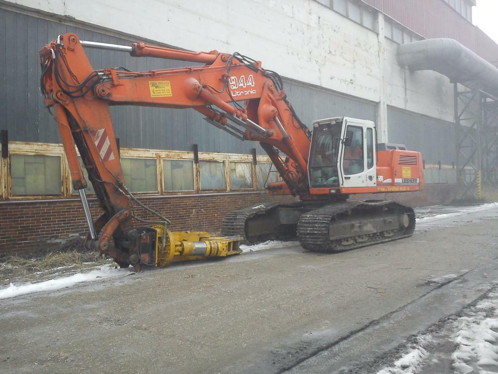 Liebherr R944