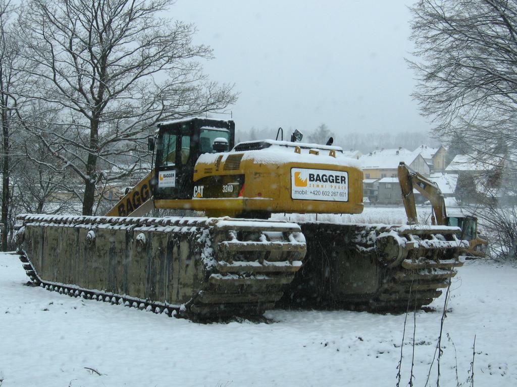 CAT 324D