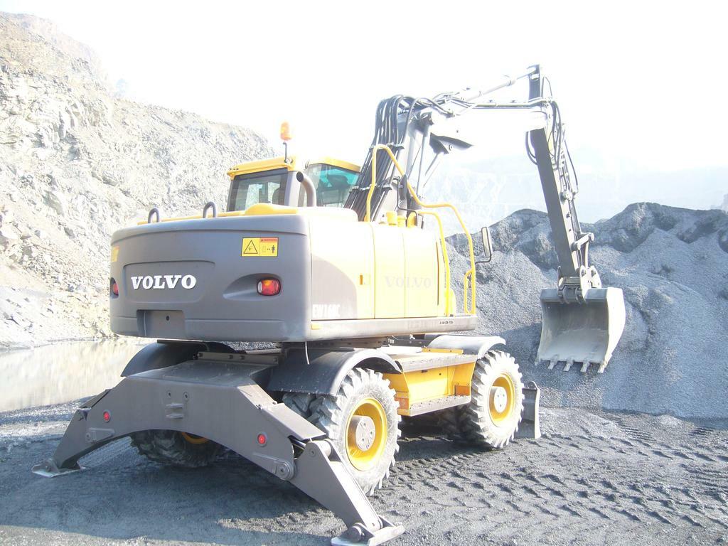 Re: Předváděčky 2009 ( komatsu,volvo,cat,liebherr)