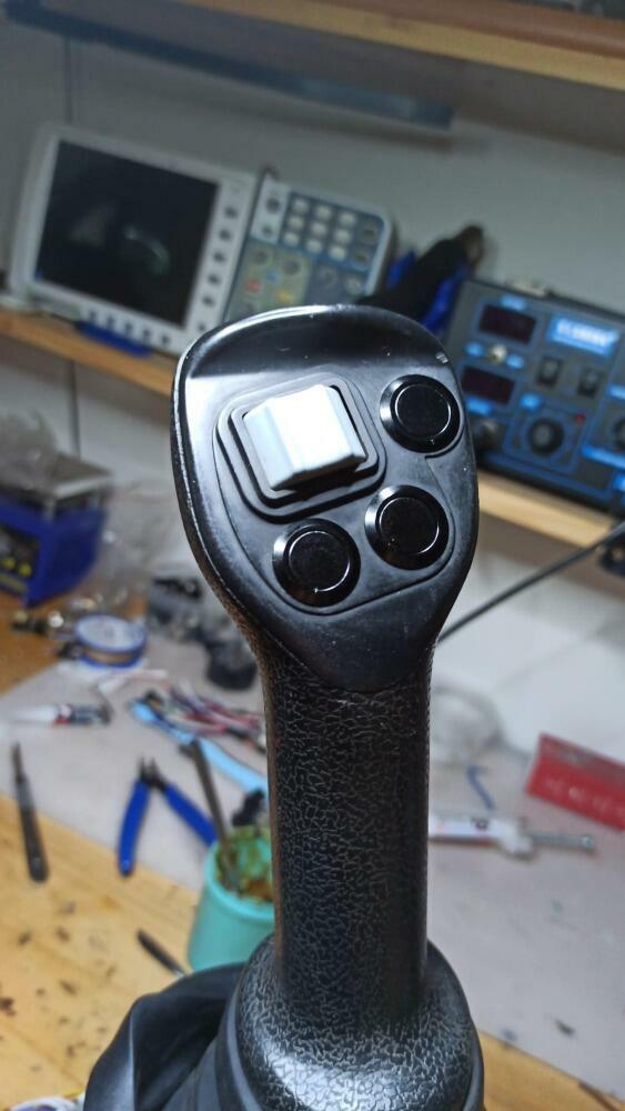 Renovace joysticků a jiné elektro opravy