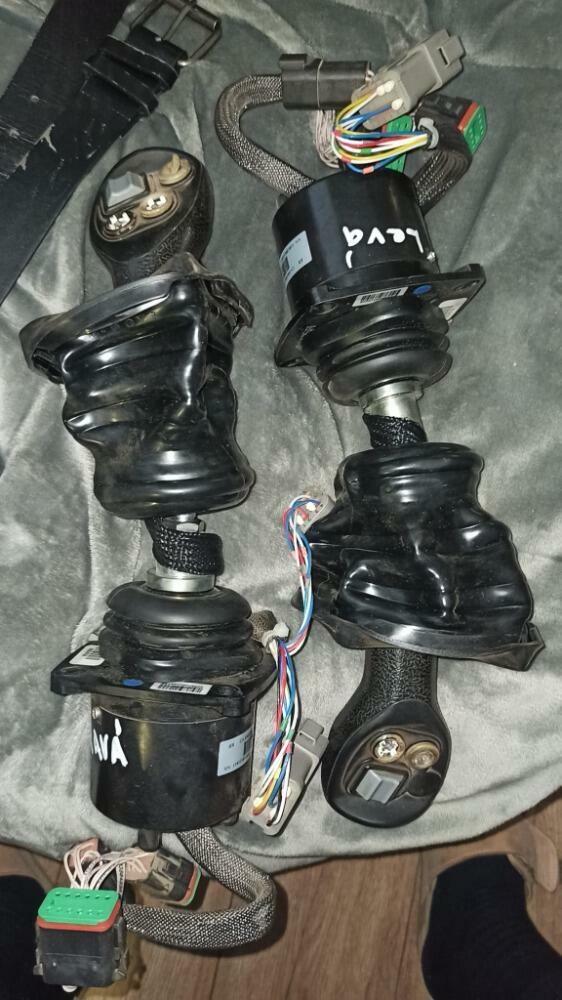 Renovace joysticků a jiné elektro opravy