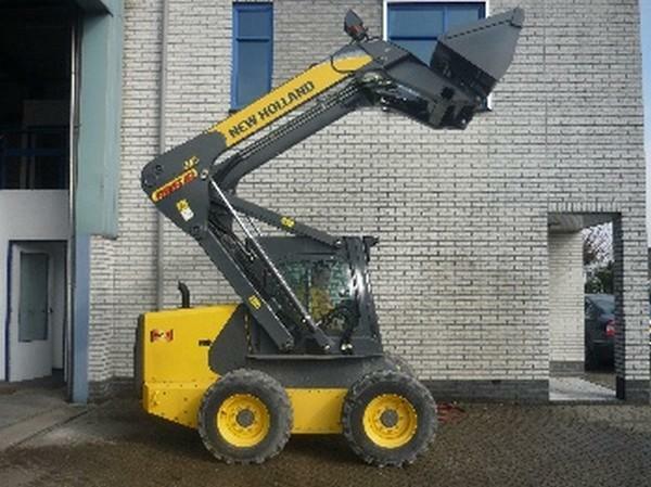Smykový nakladač New holland l 185