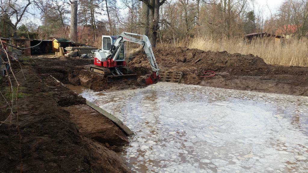 Re: Starší stroj Takeuchi tb153fr