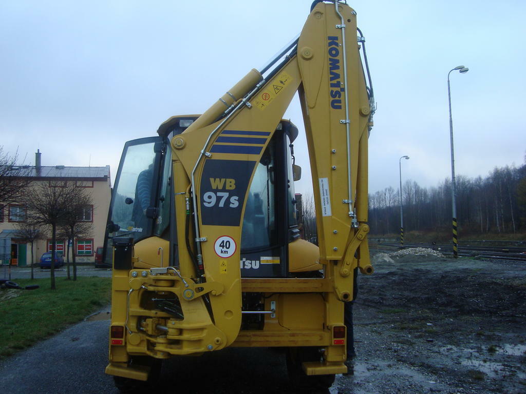 Re: stroje komatsu