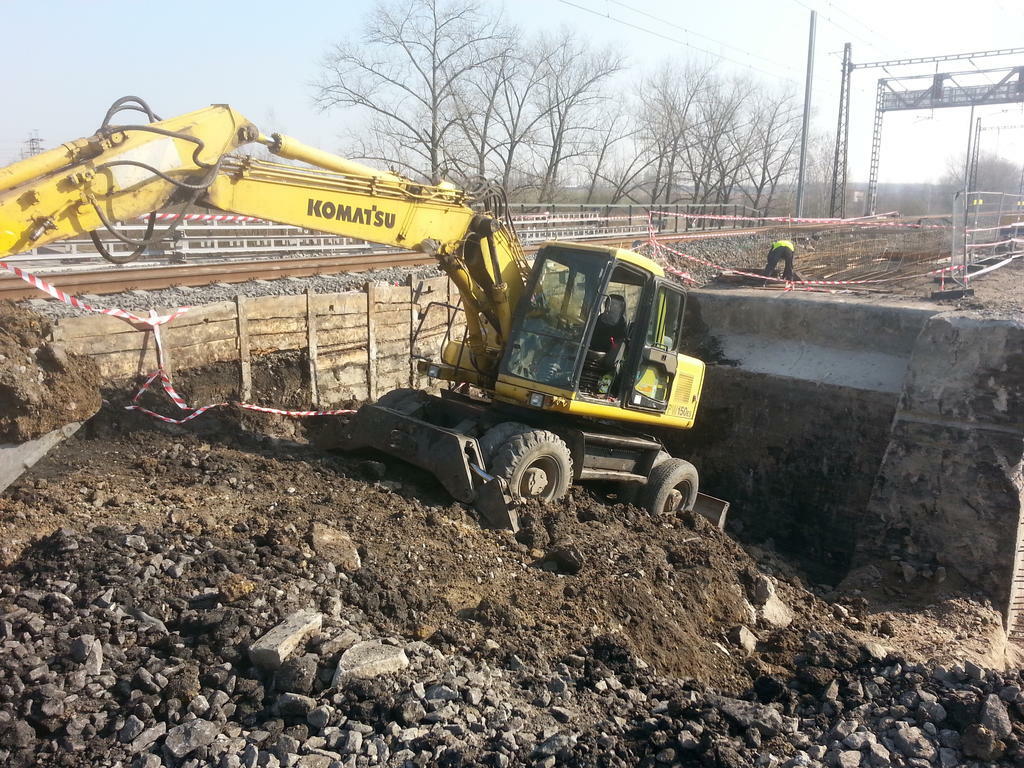 Re: stroje komatsu