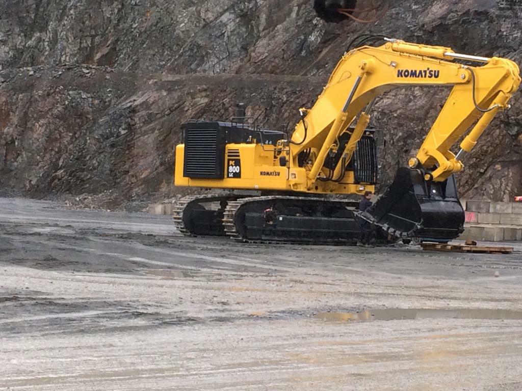 Re: stroje komatsu