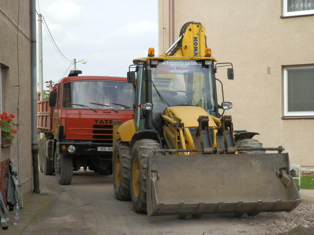 Re: stroje komatsu
