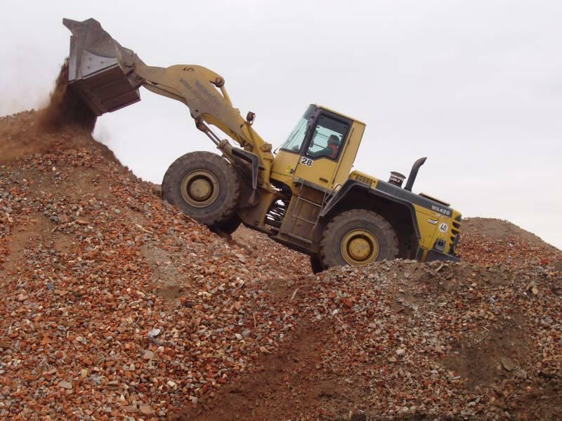 Re: stroje komatsu