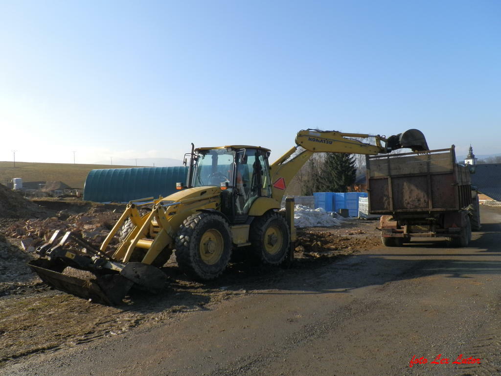 Re: stroje komatsu