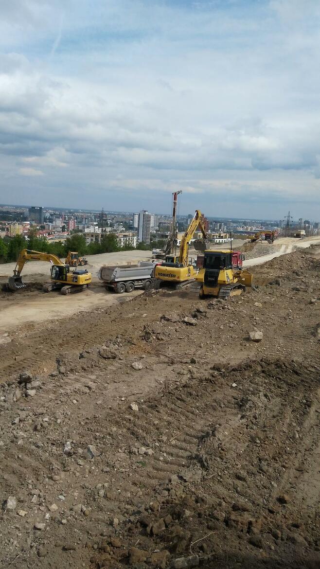 Re: stroje komatsu