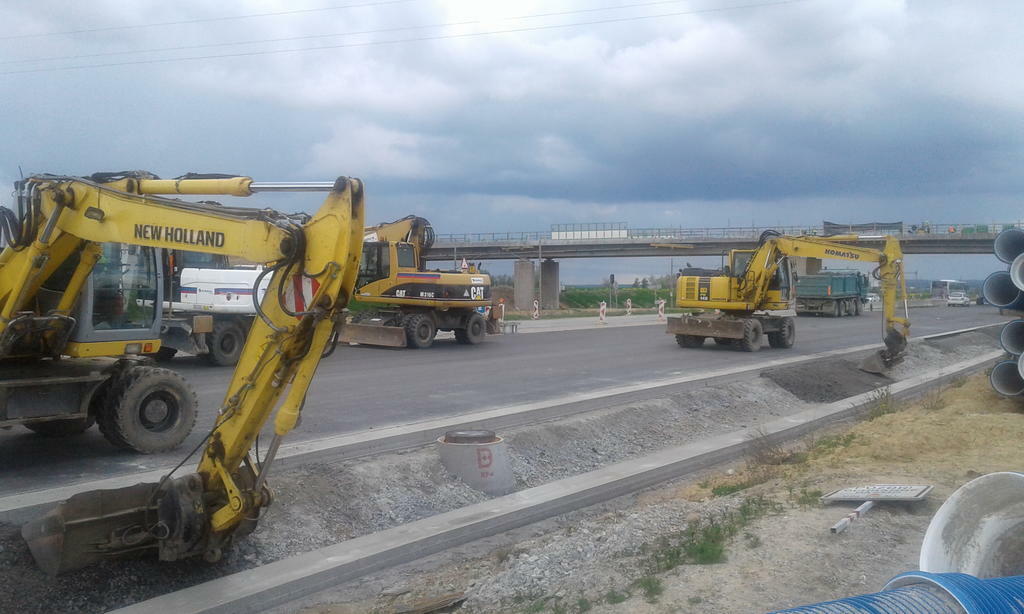 Re: stroje komatsu