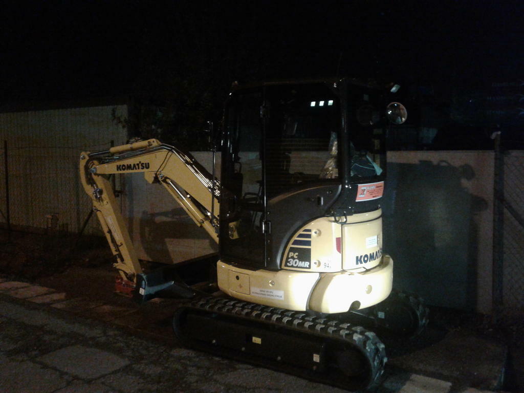 Re: stroje komatsu