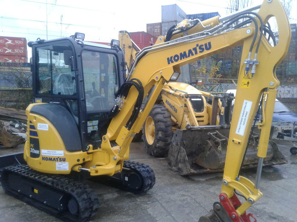 Re: stroje komatsu