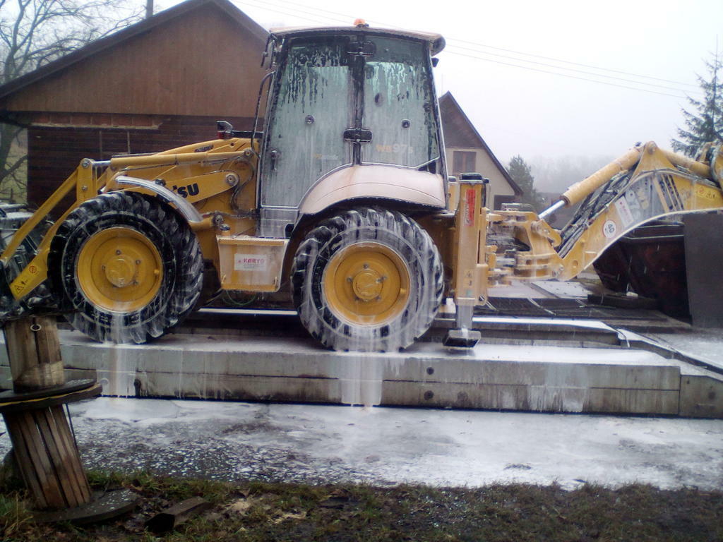 Re: stroje komatsu