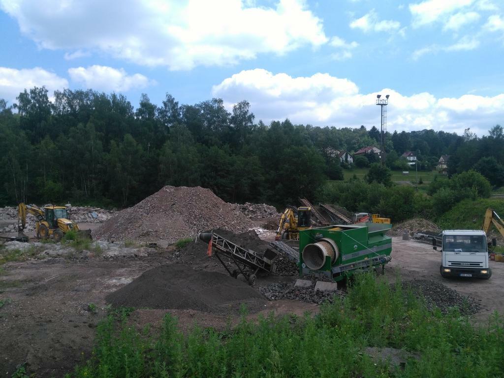 Re: stroje komatsu