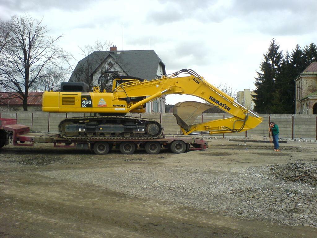 Re: stroje komatsu